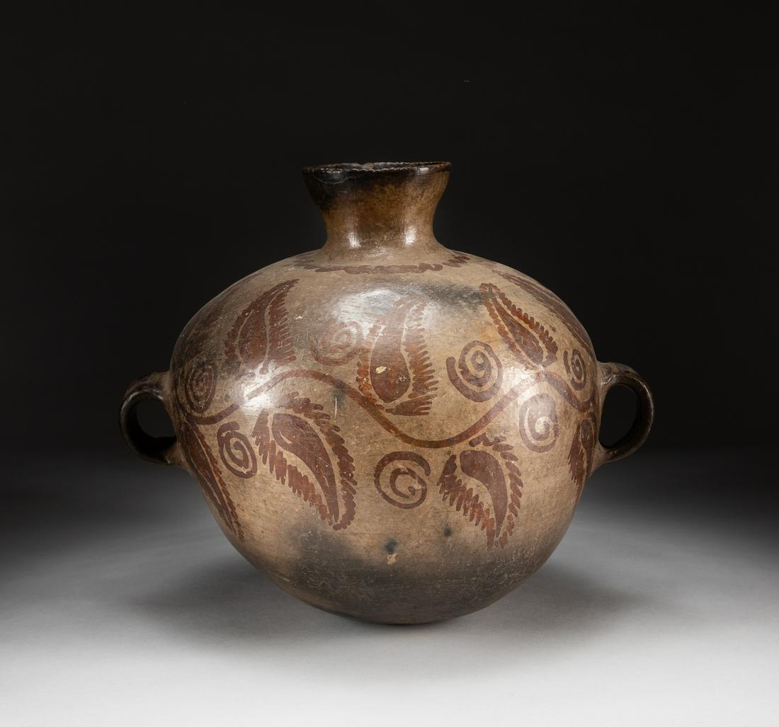 Massive Native American Pottery Jar (1 of 9)