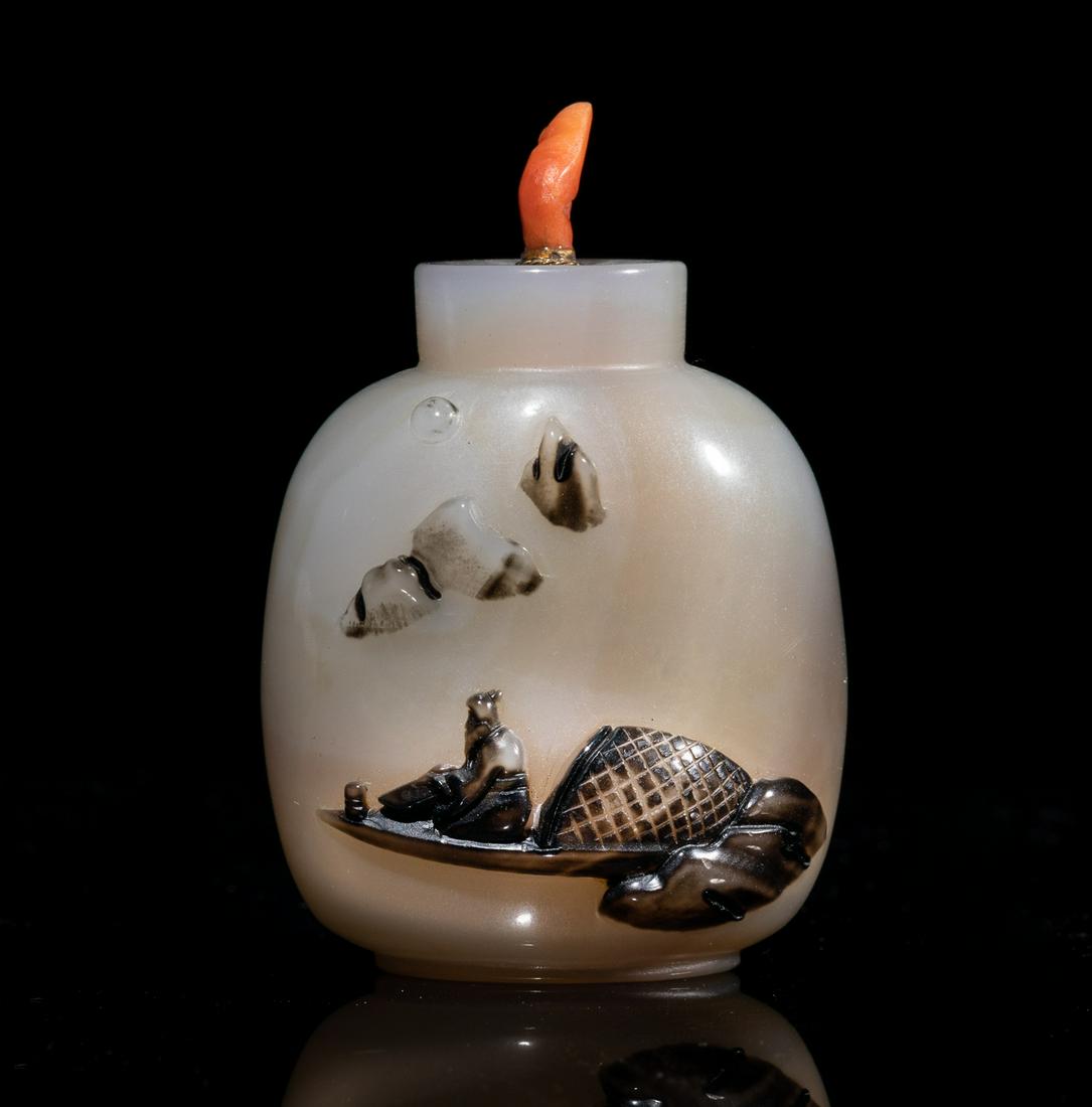 Chinese Cameo Agate Snuff Bottle (1 of 10)