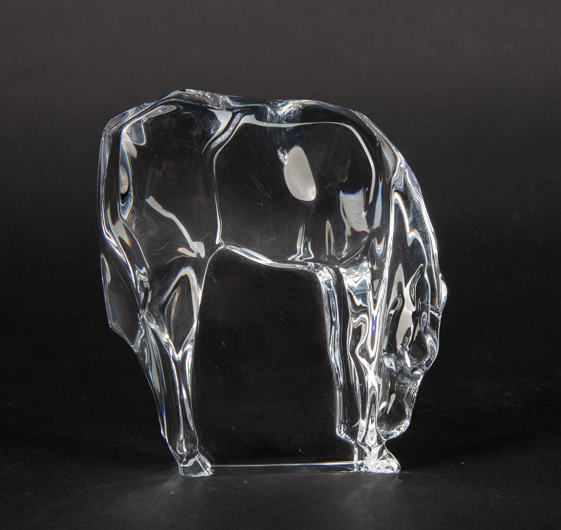 Collectible Art Deco HOYA Crystal Glass Horse: Collectible art deco HOYA crystal glass horse, minor chips. 4x4.75 inch.