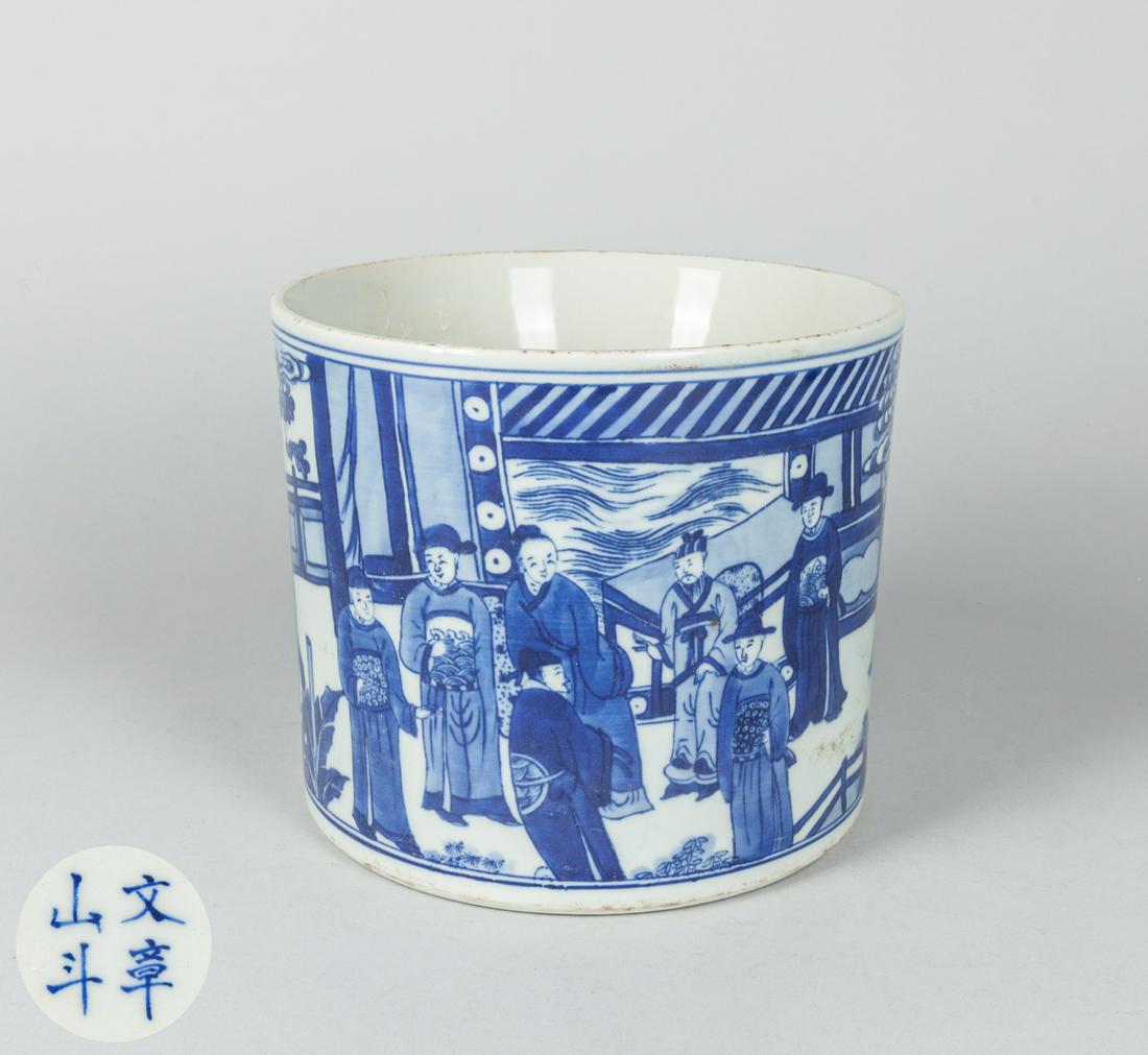 Large Chinese Export Blue White Porcelain Brush Pot: Large Chinese export blue and white porcelain brush pot decorated with figures and four characters mark. 7.1x6.1 inch. The Estate of E Los Angles, CA, 2020.