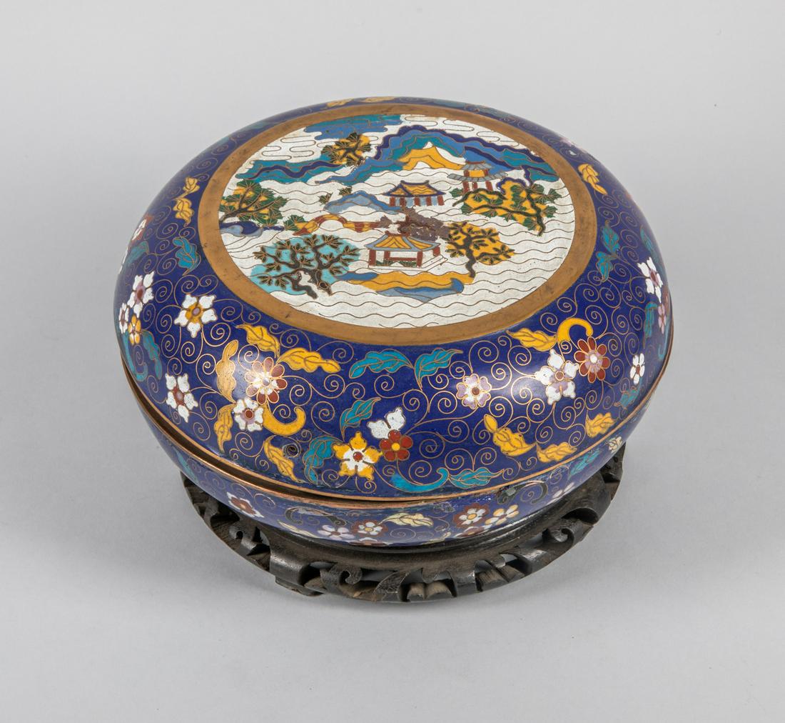 Large Chinese Export Cloisonne Box with Stands (1 of 8)