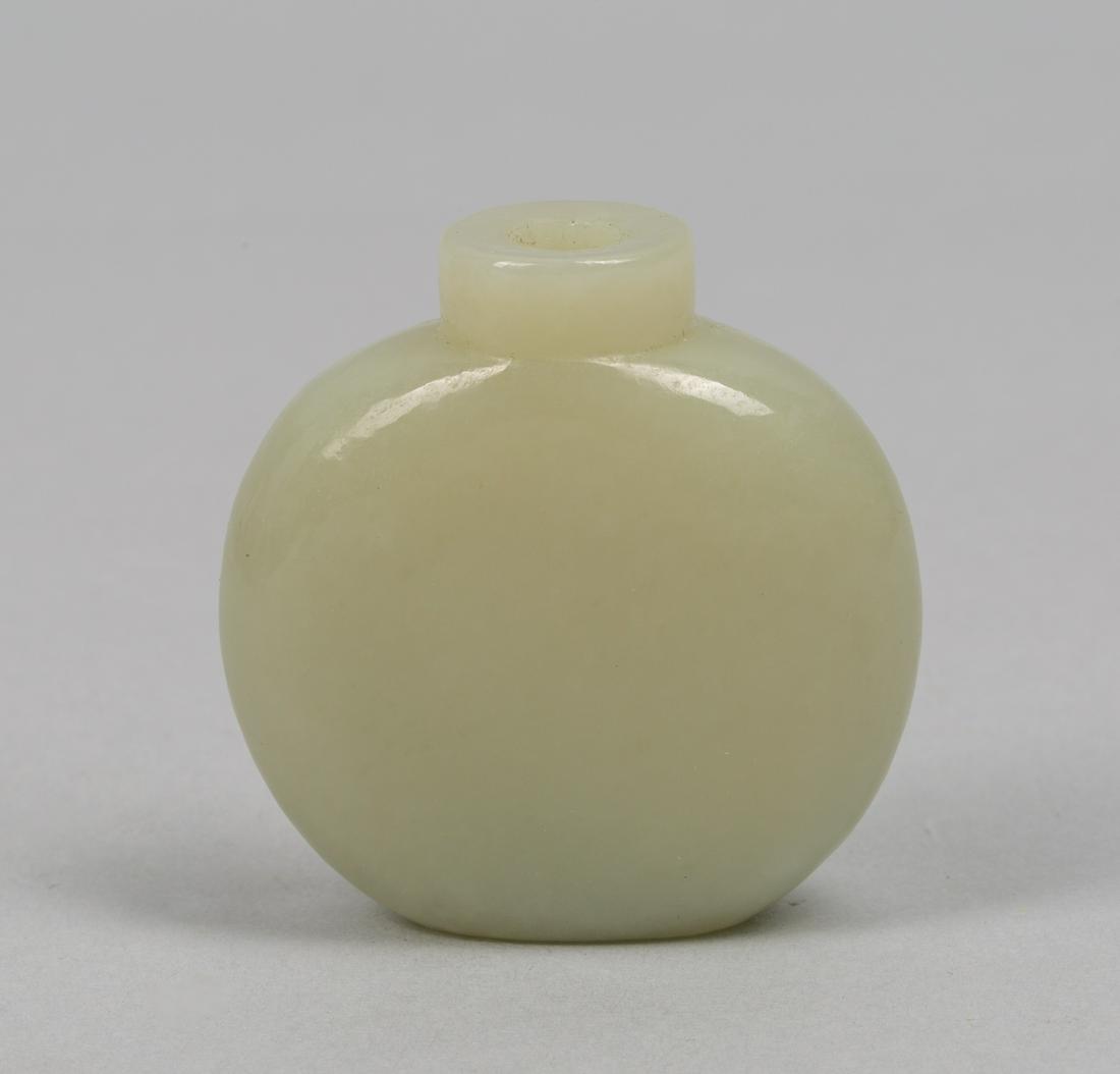 Chinese Old Pale Celadon Jade Snuff Bottle (1 of 9)