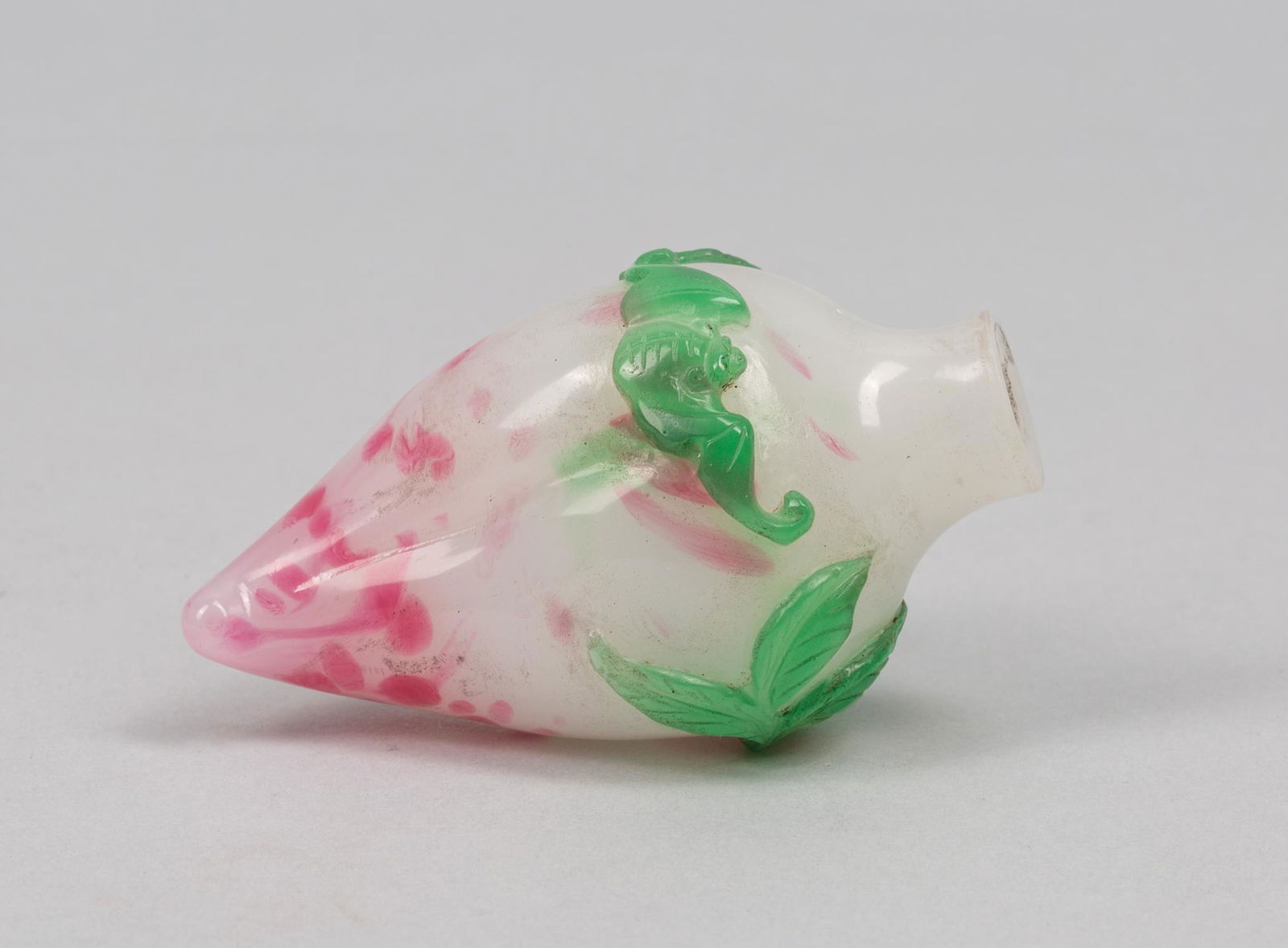 Chinese Overlay Glass Snuff Bottle (1 of 10)