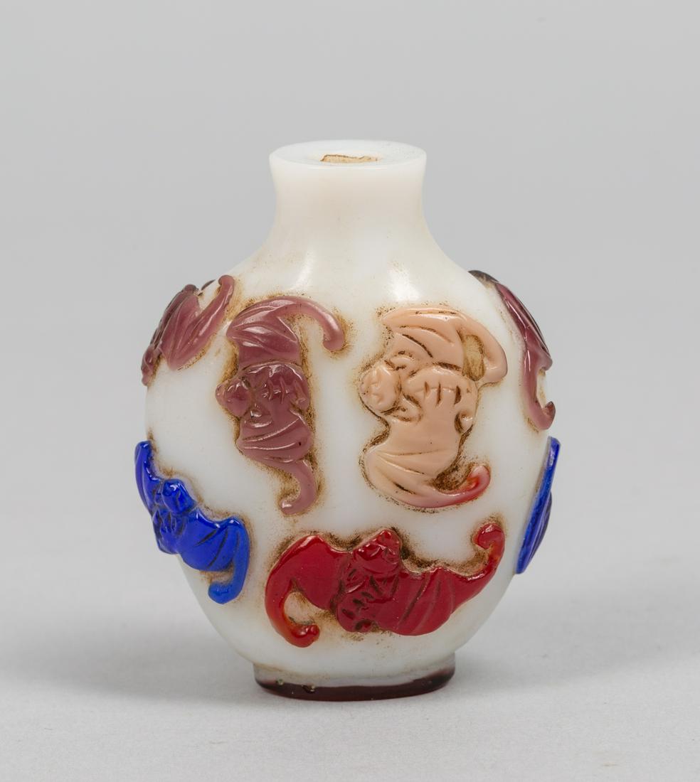 Chinese Old Overlay Glass Snuff Bottle (1 of 10)