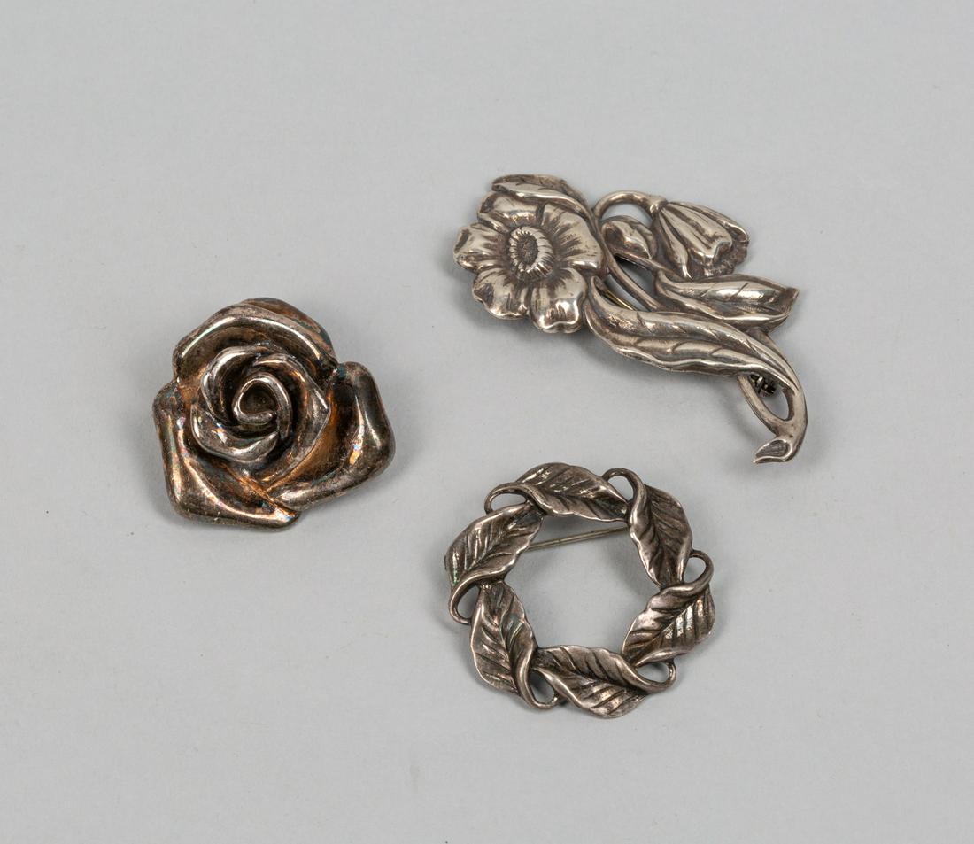 Groups Silver Flowers Brooches (1 of 11)