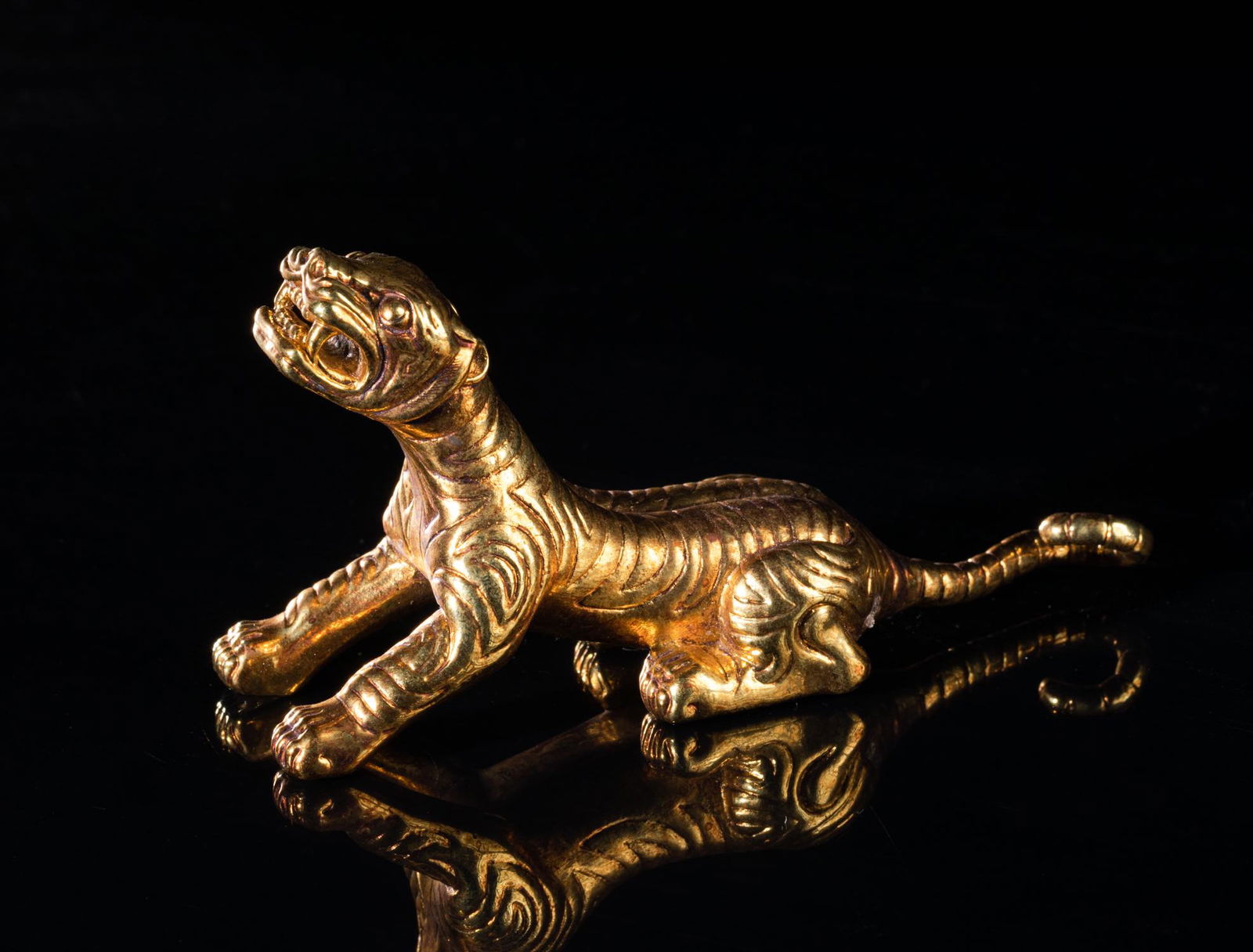 Chinese Gilt Bronze Paper Weight (1 of 10)