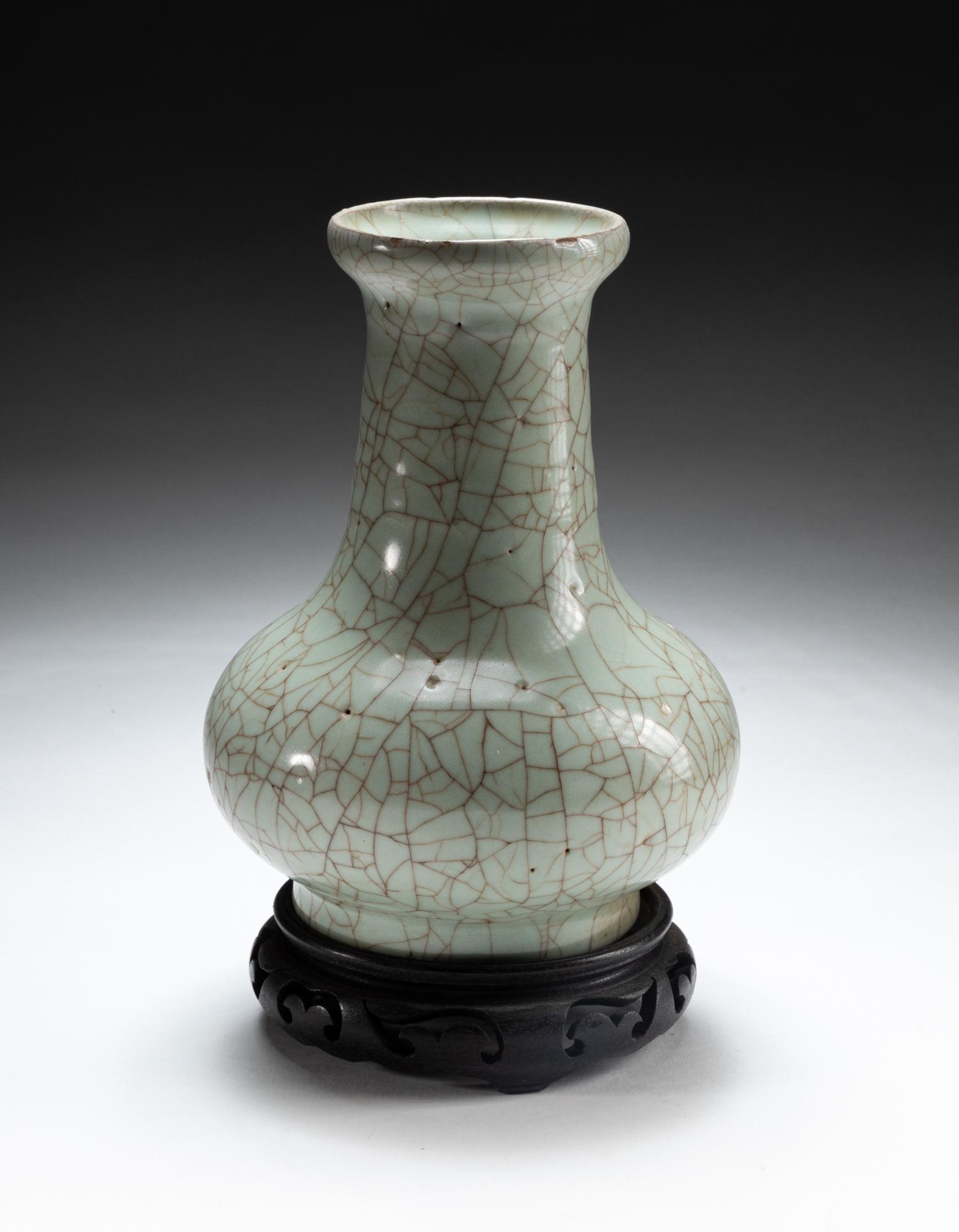 Chinese Ge Type Porcelain Vase (1 of 8)