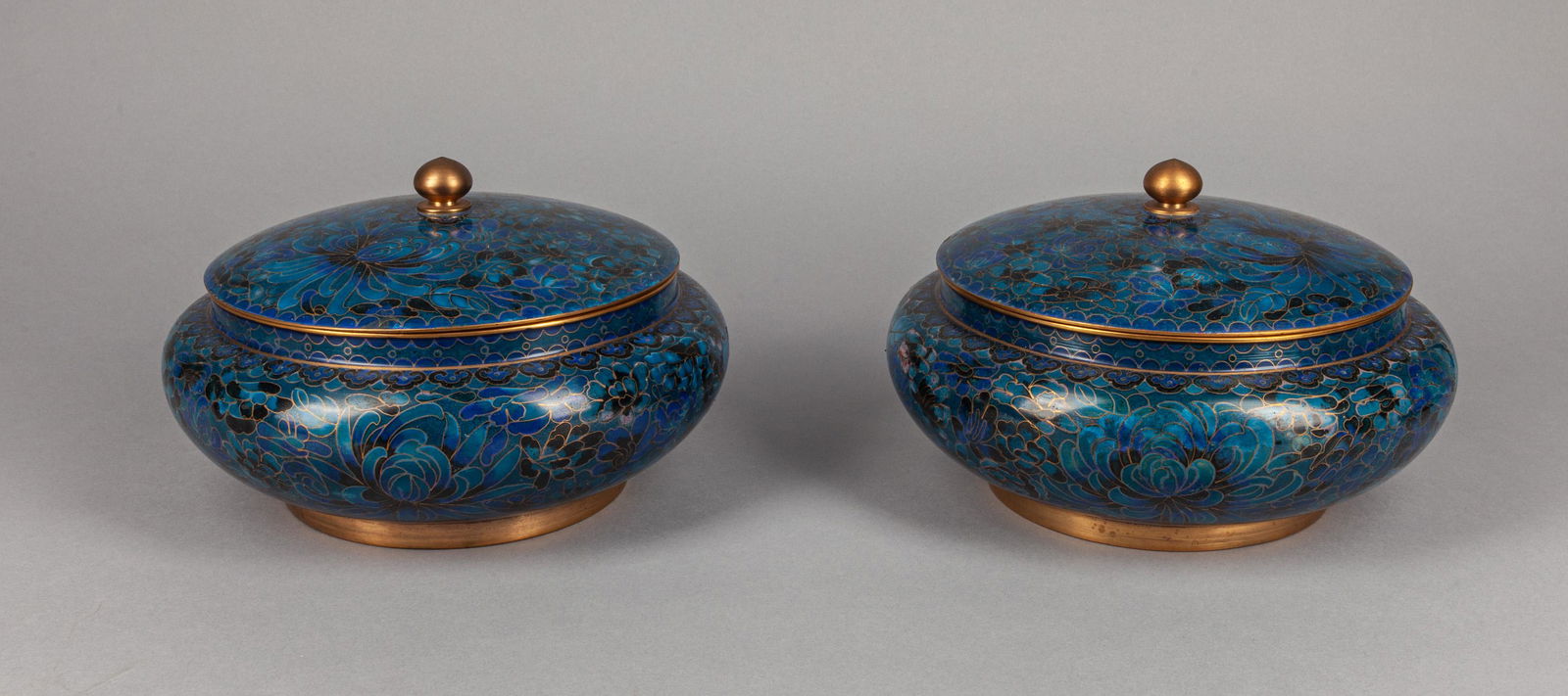 Pair Large chinese cloisonnÃ© covered bowls (1 of 11)