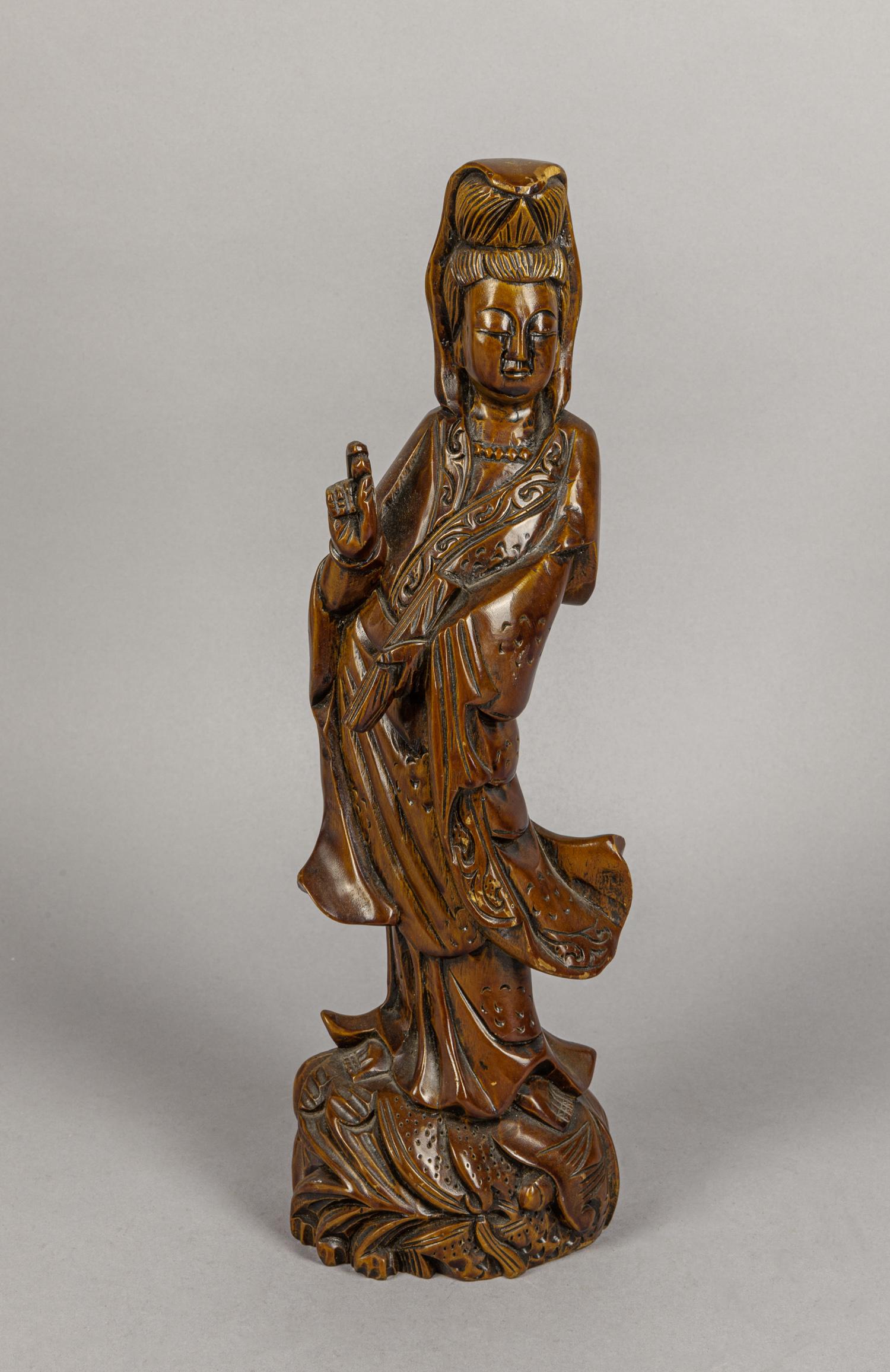 Chinese Old Carved Wood Figure of Guanyin (1 of 12)