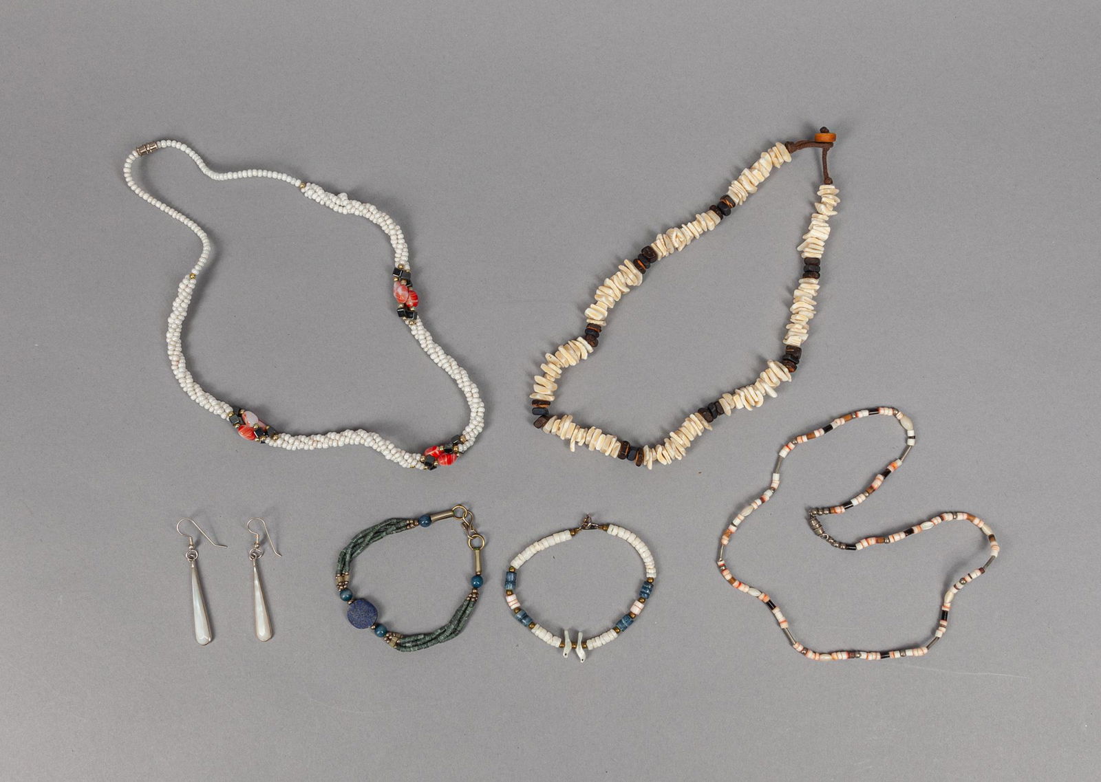 Group of Native American Shell & Lapis Jewelries (1 of 12)