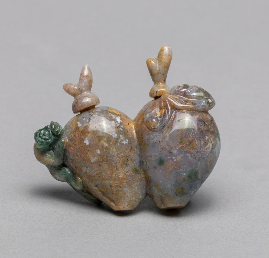 Chinese Old Export Moss Agate Snuff Bottle (1 of 13)