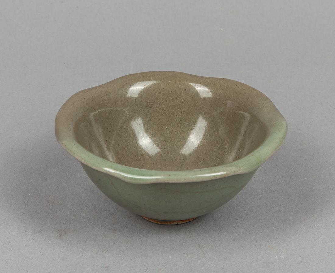 Korean Celadon-grey Glazed Porcelain Cup (1 of 11)
