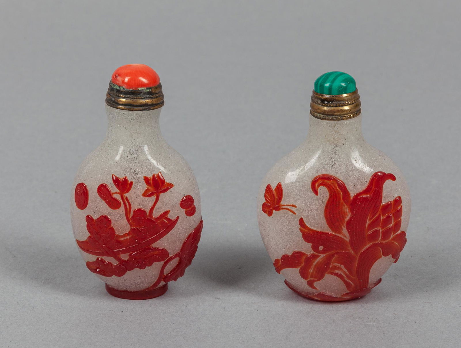 Set Important Chinese Overlay Glass Snuff Bottles (1 of 11)