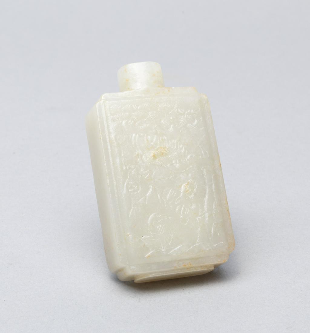 Chinese White Jade Snuff Bottle (1 of 14)