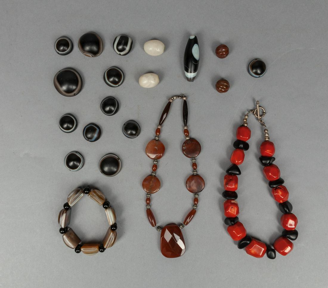 Large Set Asian Cameo Agate Beads/Necklaces (1 of 11)