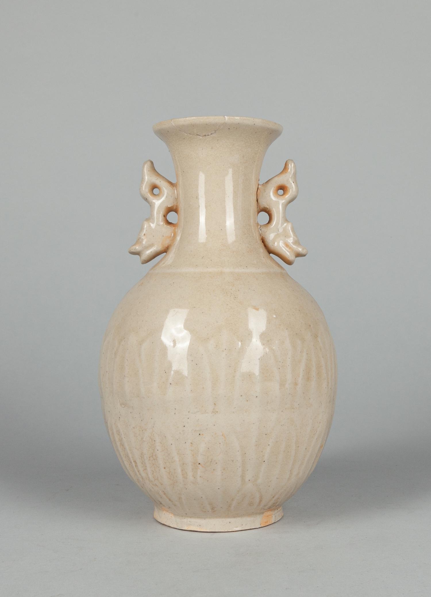 Korean Cream Glazed Porcelain Vase: Korean creamy crackle glazed porcelain vase, rim had repaired. 4.25x7.5 inch.
