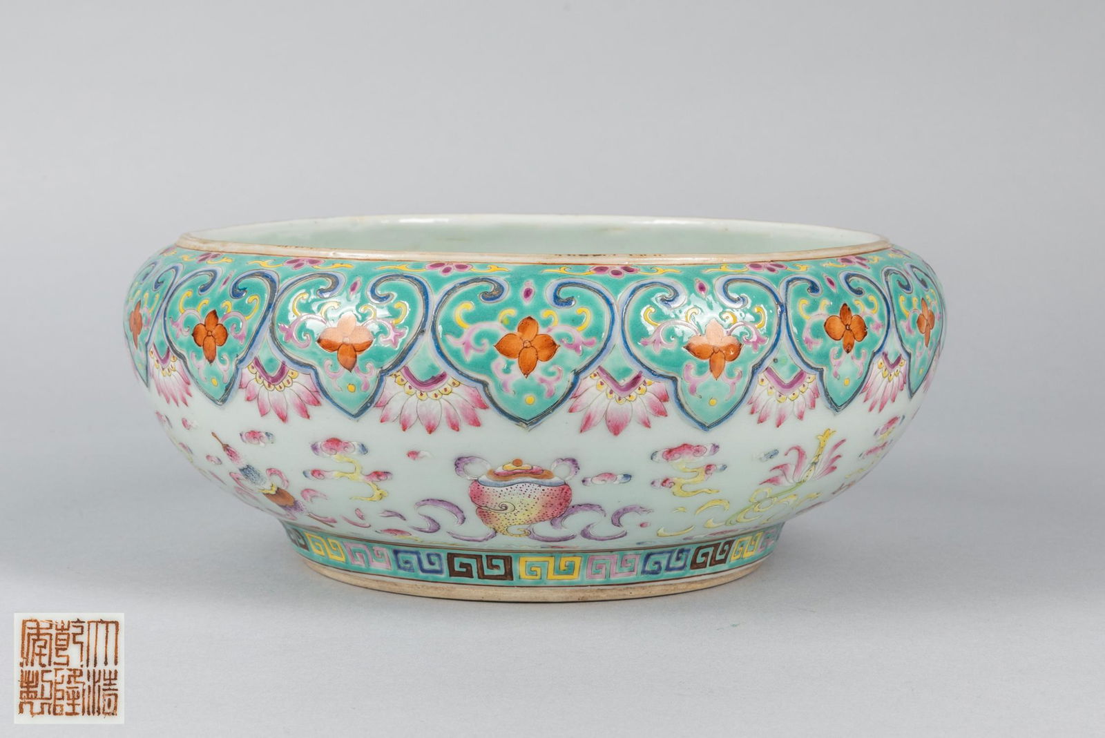 Large Chinese Famille Rose Porcelain Washer (1 of 10)
