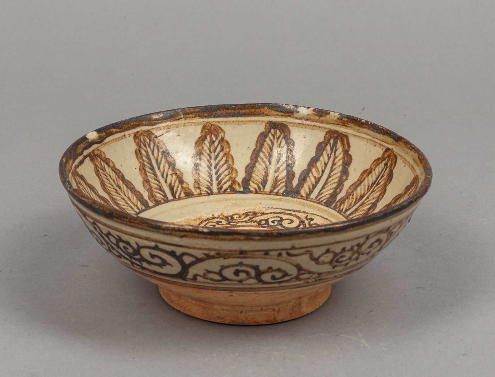 Chinese Shipwreck Type Cizhou Porcelain Bowl (1 of 12)