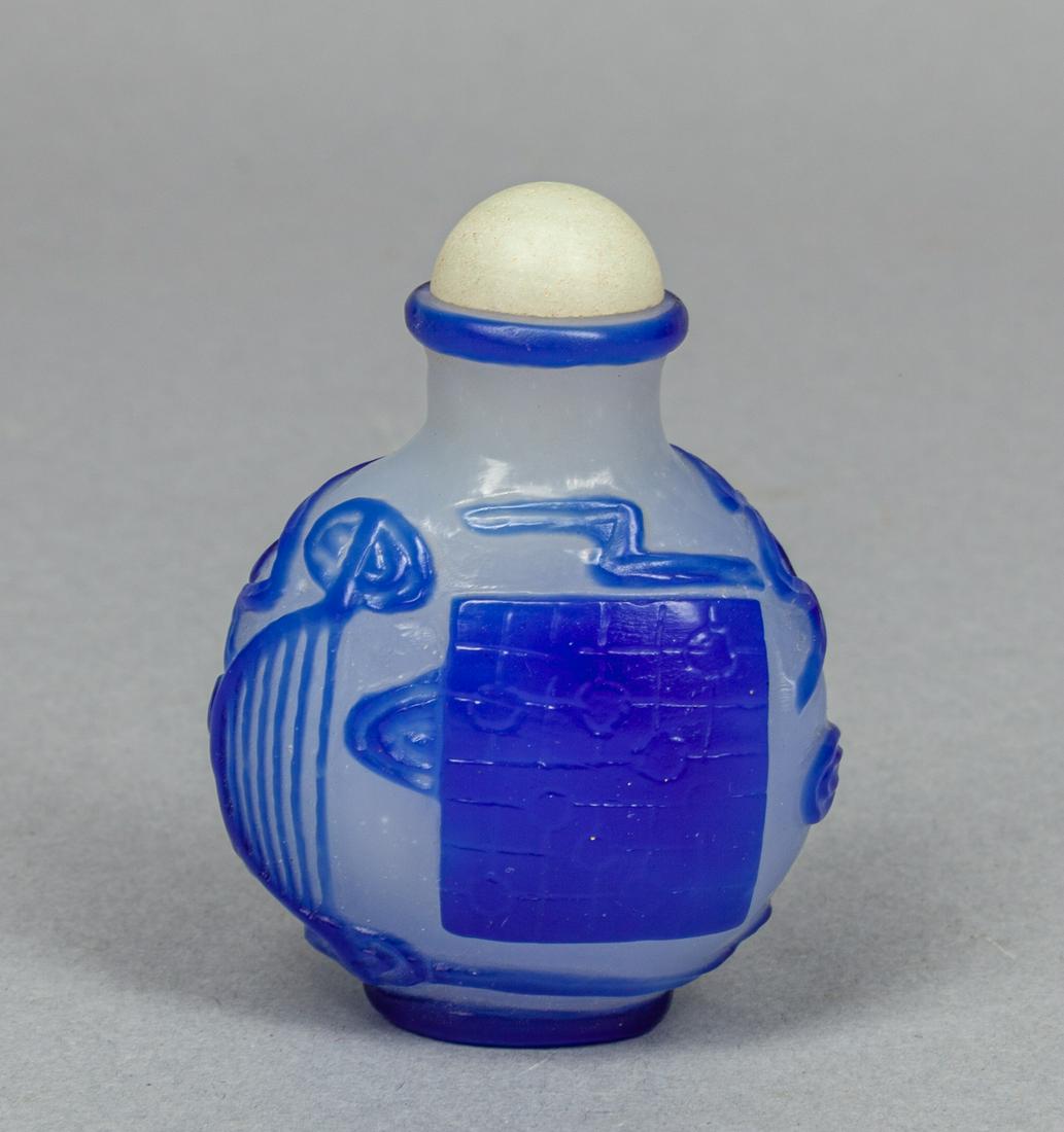 Chinese Overlay Glass Snuff Bottle (1 of 11)
