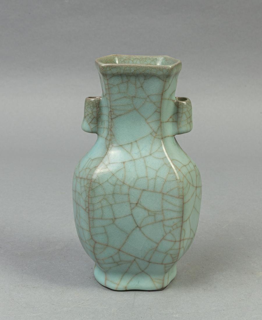 Chinese Ge Type Porcelain Cabinet Vase (1 of 11)