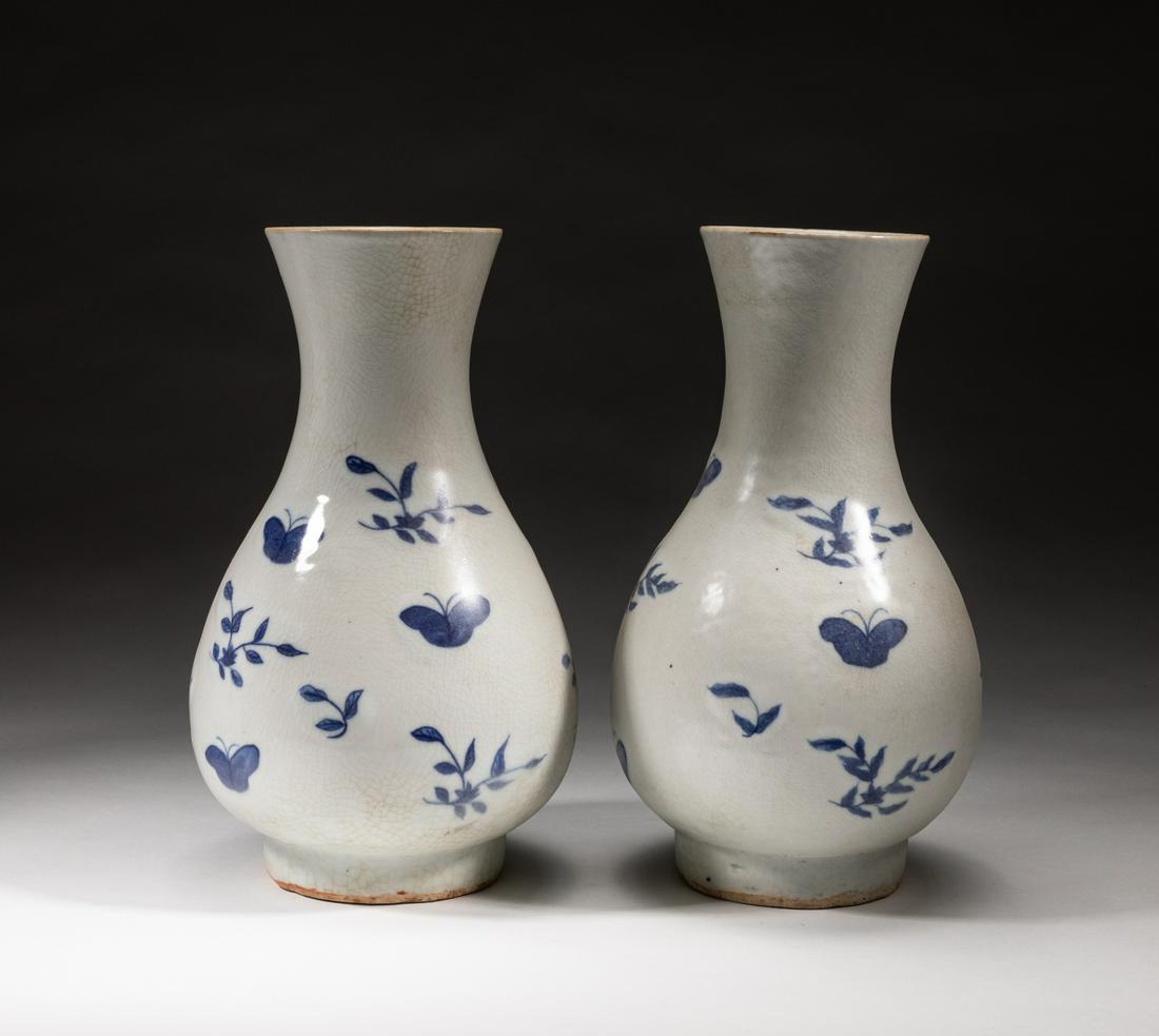Pair Korean Antique Blue White Porcelain Vases (1 of 12)