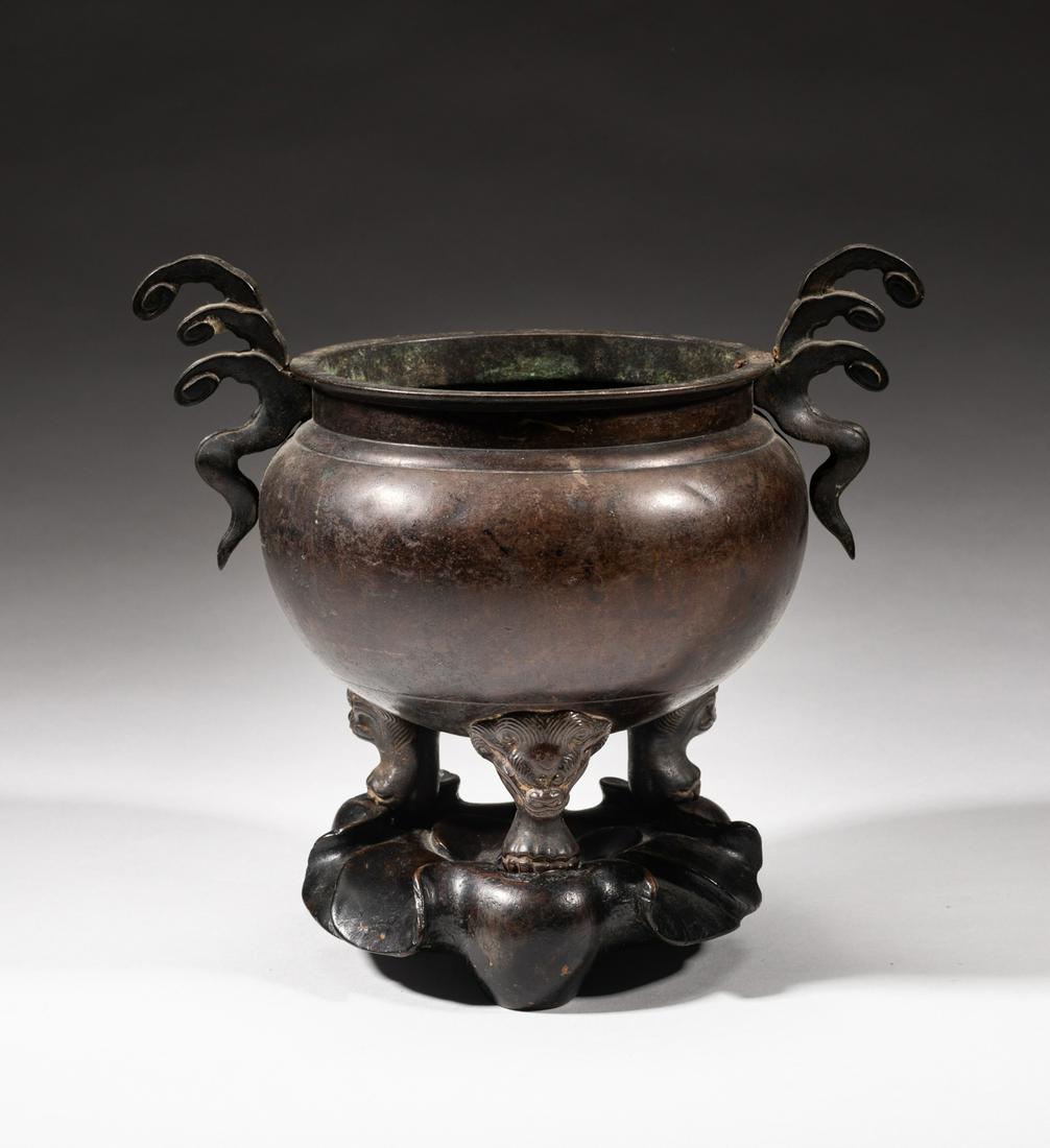 Chinese Old Bronze Censer w/Wood Stand (1 of 13)