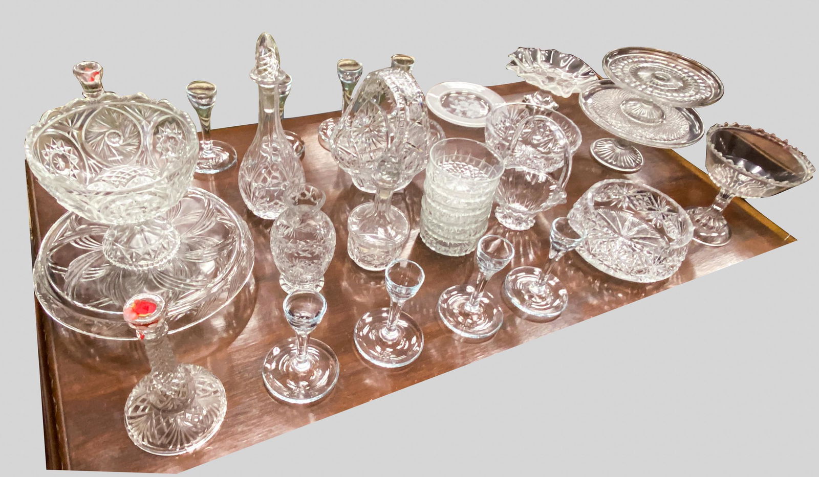 Set Cut Crystal Glass Dinning Services (1 of 12)