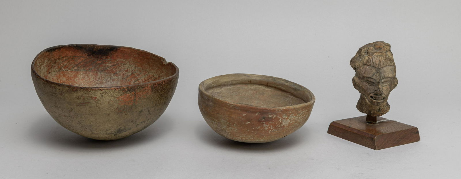 Sets Native American Type Pottery (1 of 11)