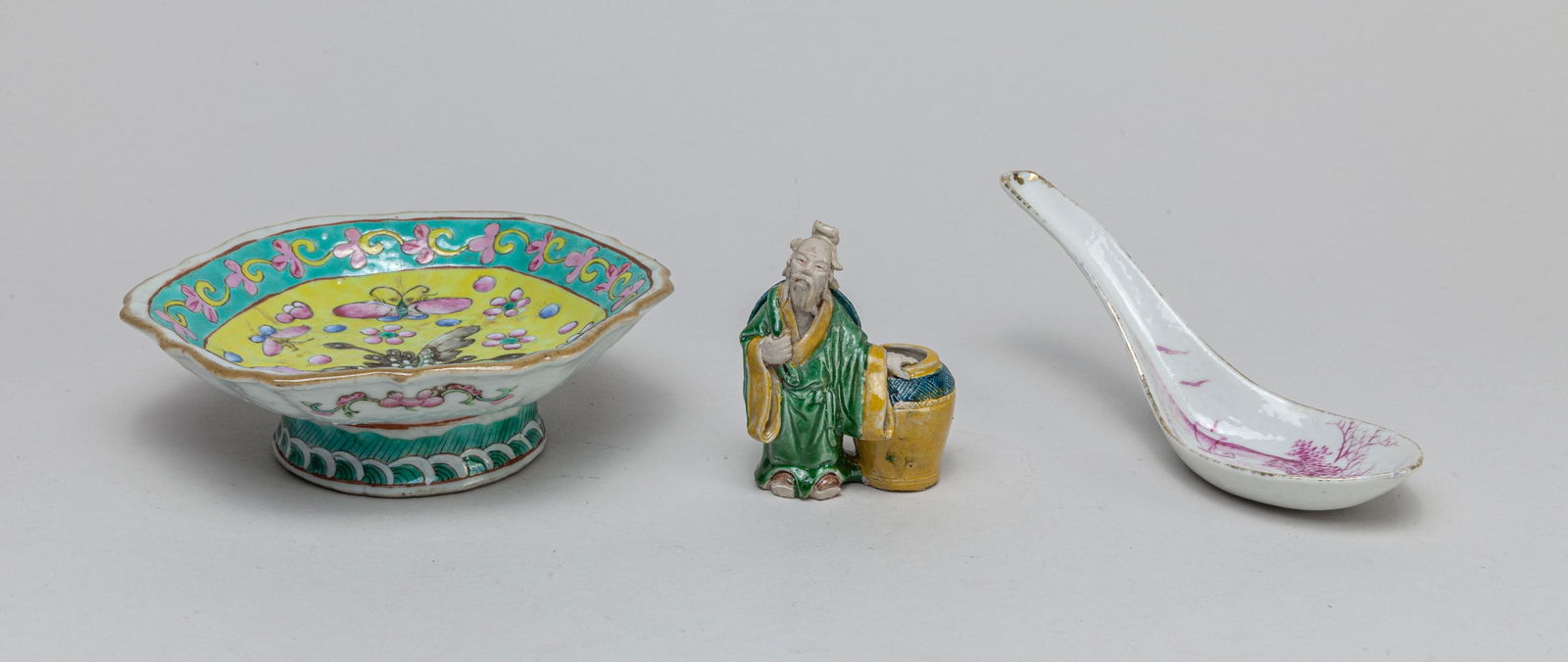 Set Chinese Famille Rose Porcelain Pieces (1 of 11)