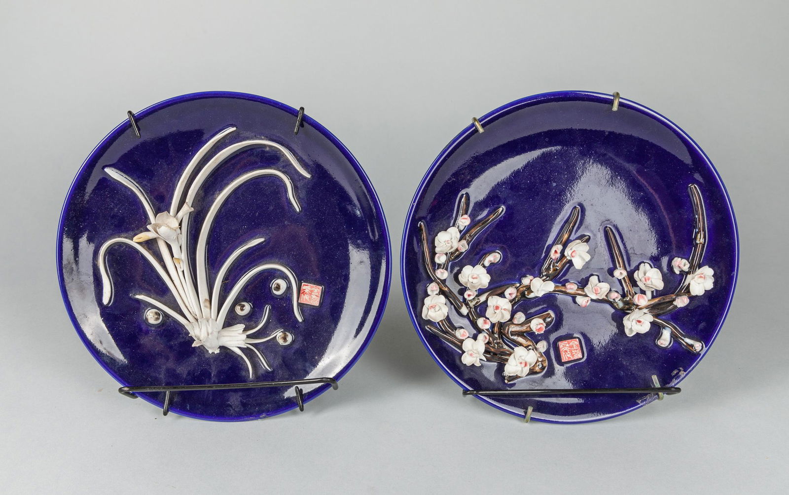 Pair Chinese Decorative Wall Hanging Porcelain Plates (1 of 11)