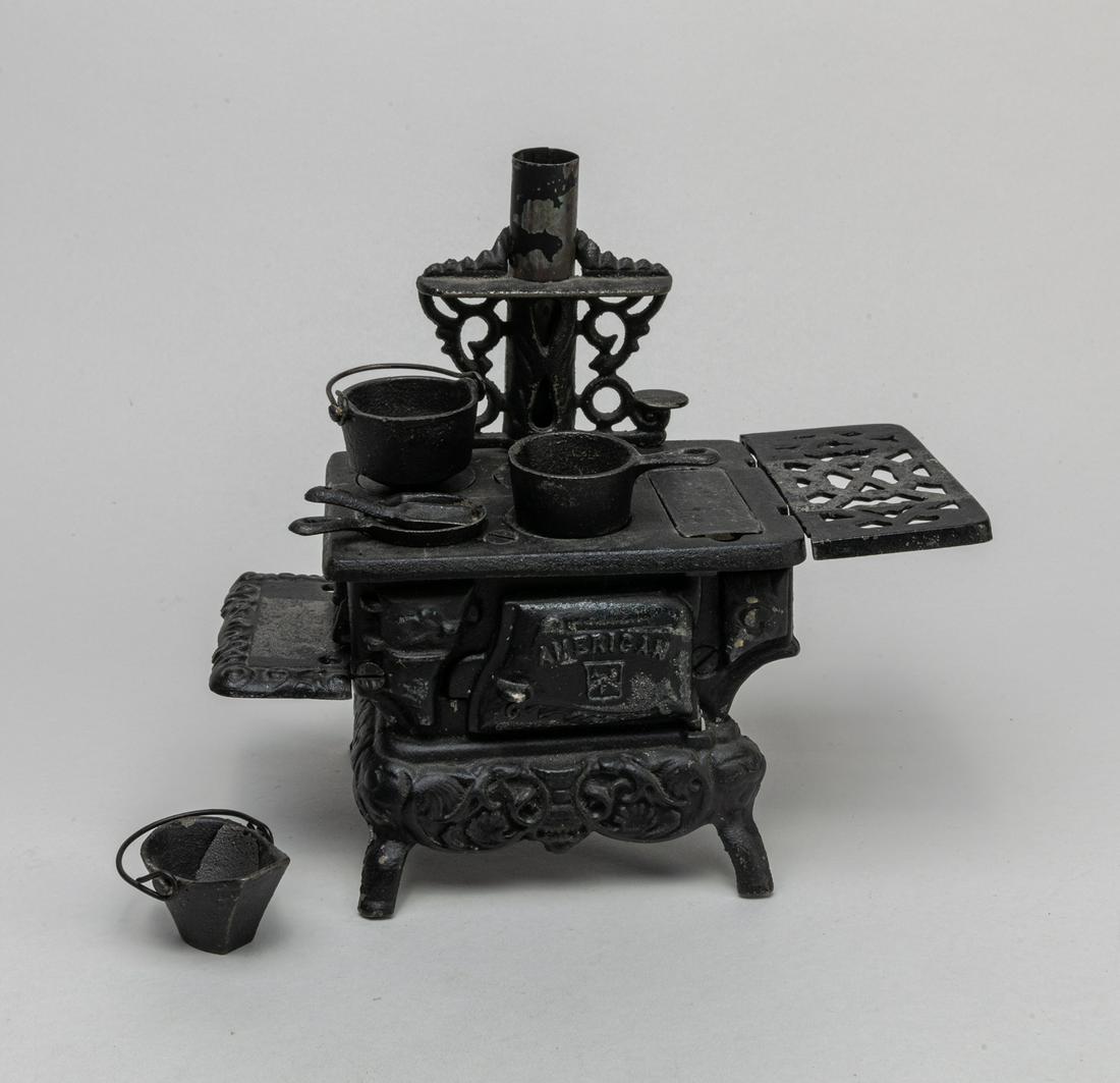 Collectible Vintage Iron Table Sculpture (1 of 11)
