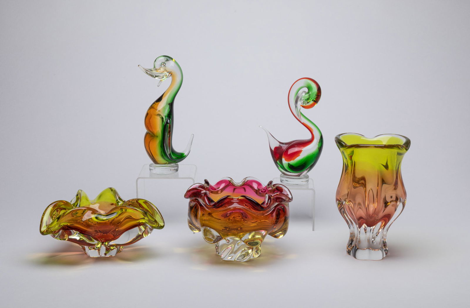 Collectible Group Art Glass Vase /Bowls (1 of 14)