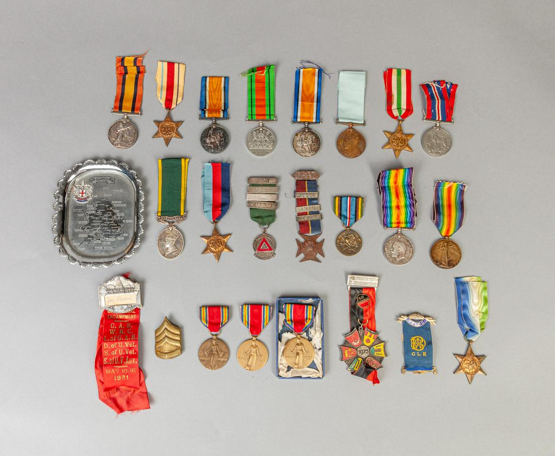 Group World Badge Pin/Brooches (1 of 11)