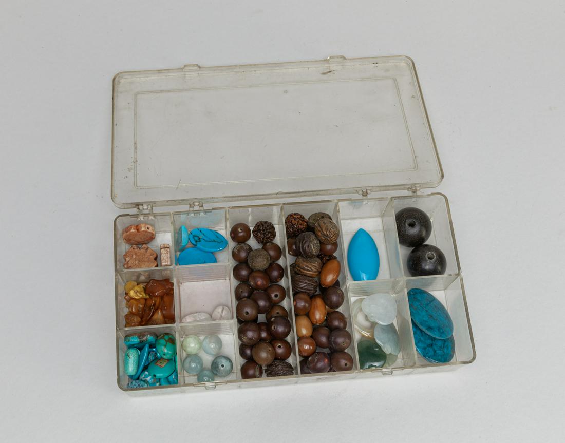 Set Collectible Amber/Turquoise Wood Beads (1 of 14)