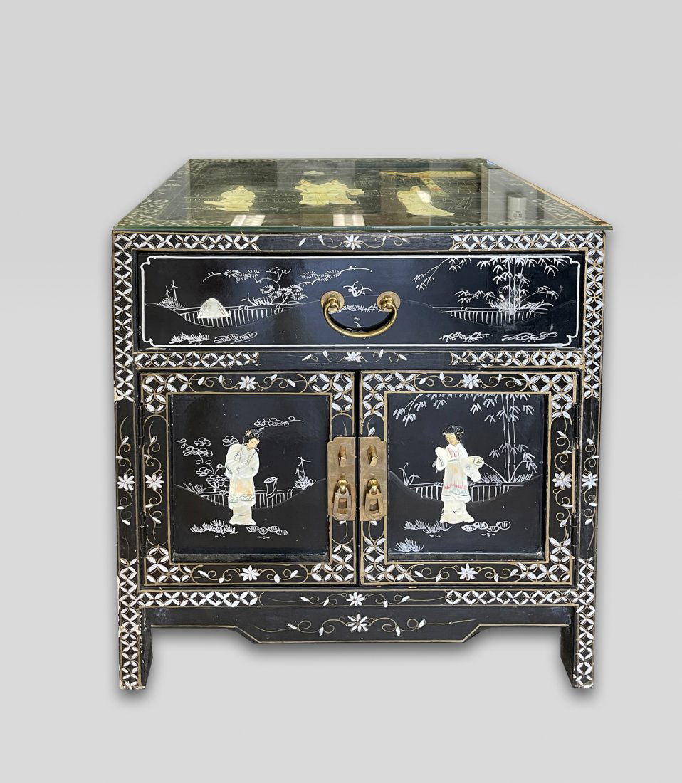 Chinese Export Lacquer Night Table (1 of 11)