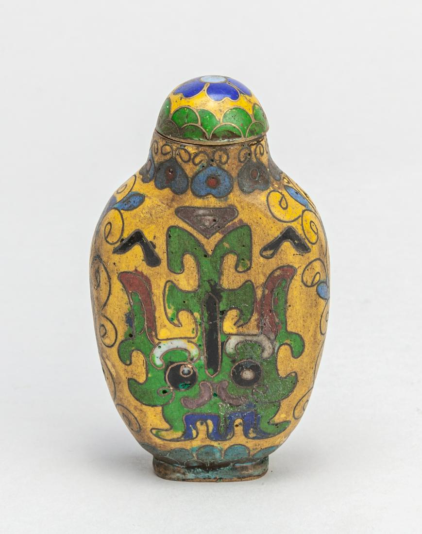 Chinese Cloisonne Snuff Bottle (1 of 10)