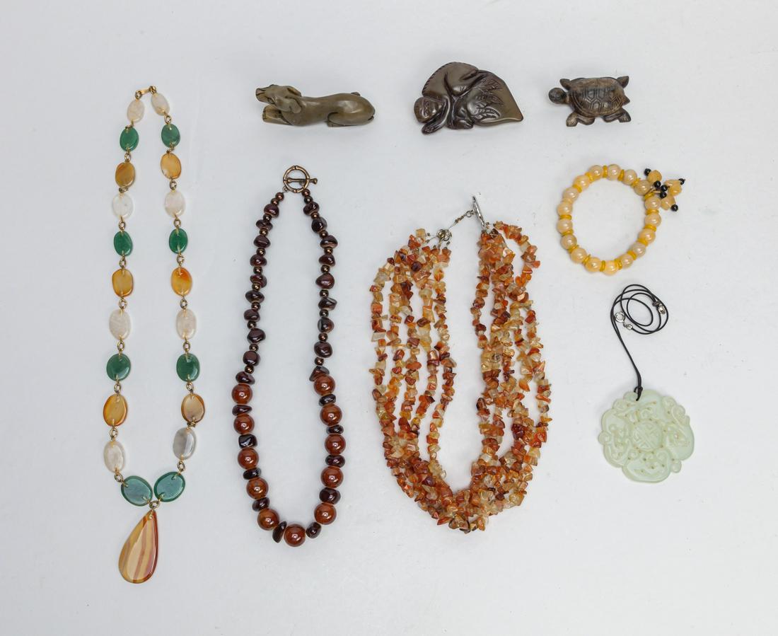 Estate Chinese Jade/Agate Jewelries (1 of 10)