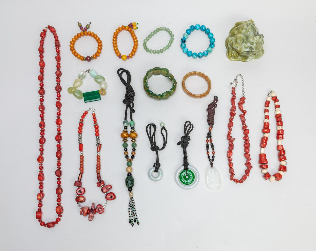 Estate Chinese Jade Gem Stone Jewelries (1 of 12)