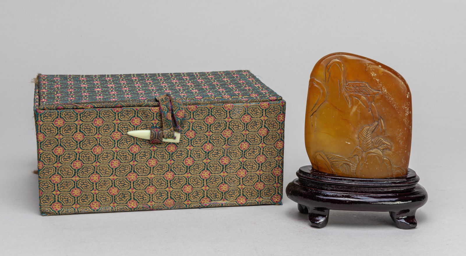 Chinese Shoushan Stone Carved Sculpture (1 of 10)