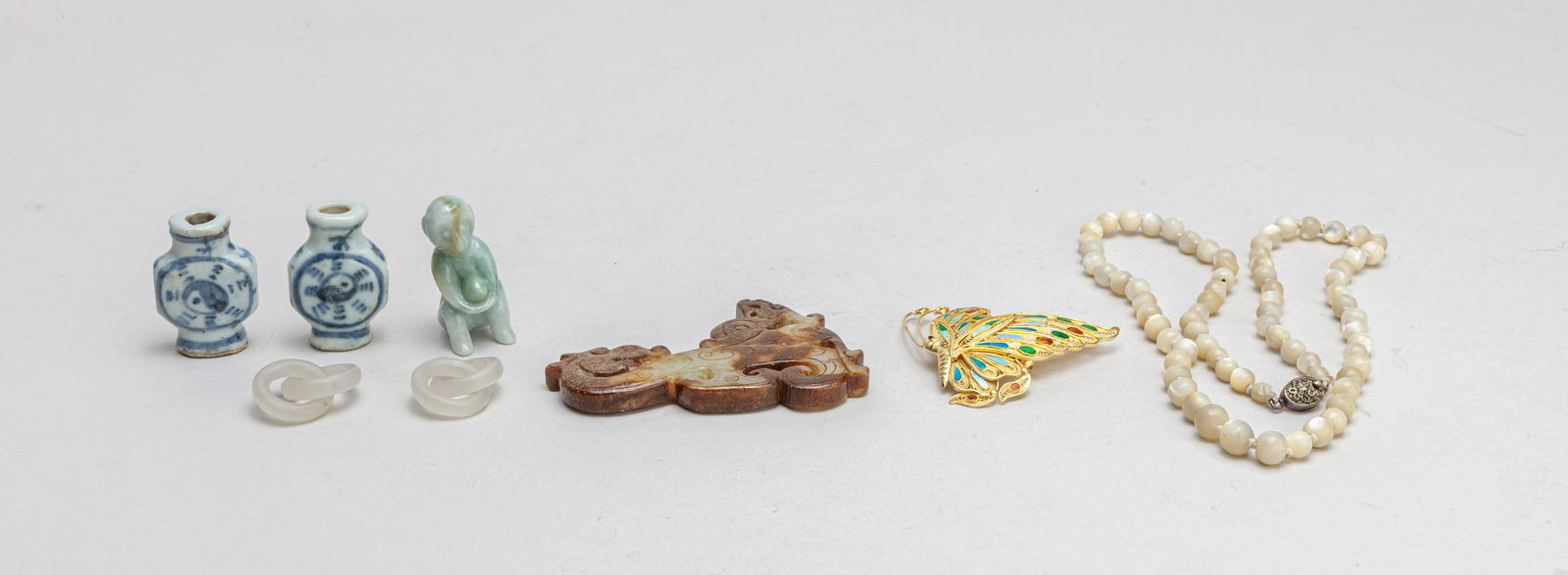 Estate Chinese Jade/ MOP/Bottles (1 of 12)