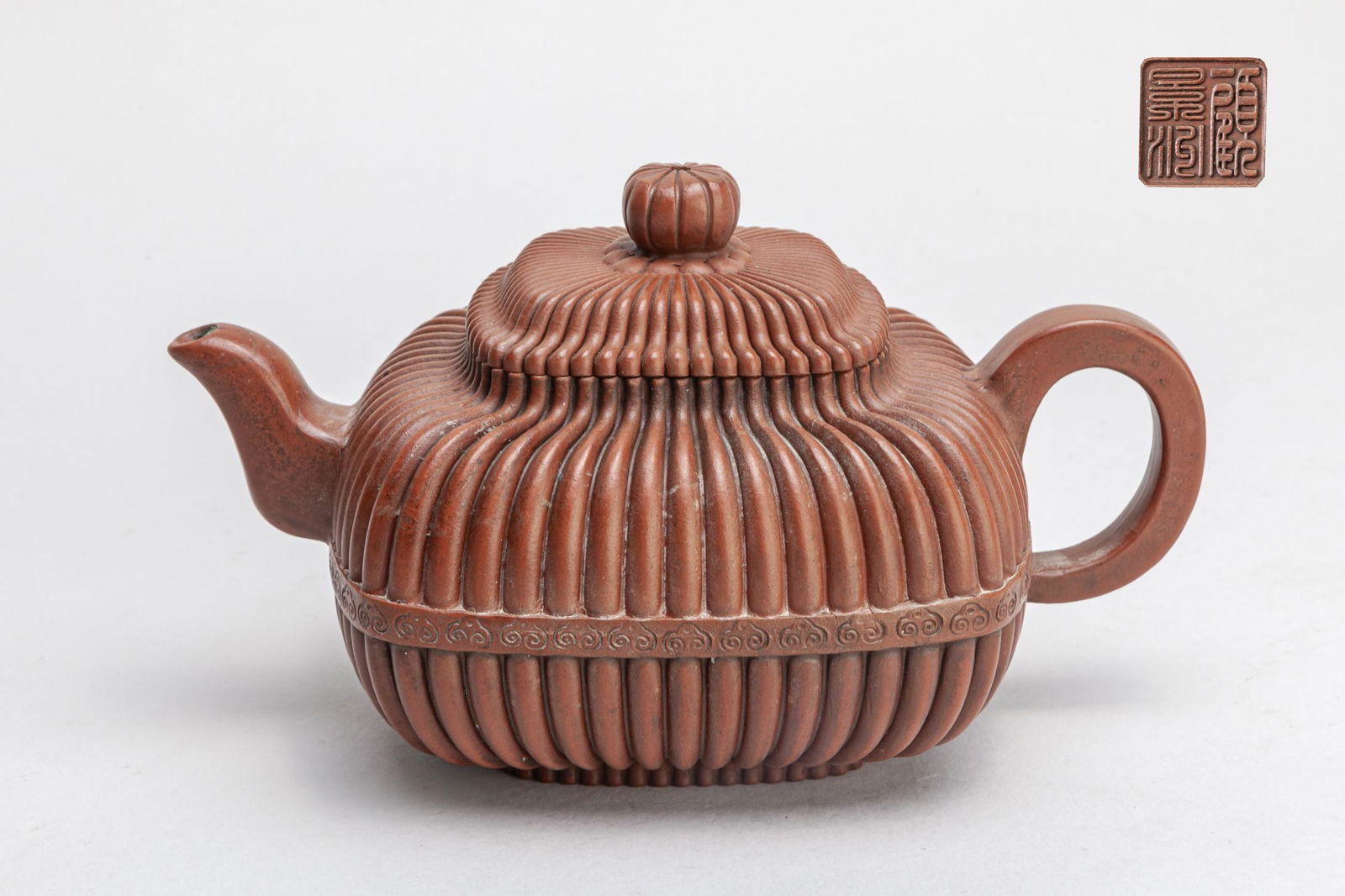 Chinese Vintage Yixing Zisha Tea Pot (1 of 10)