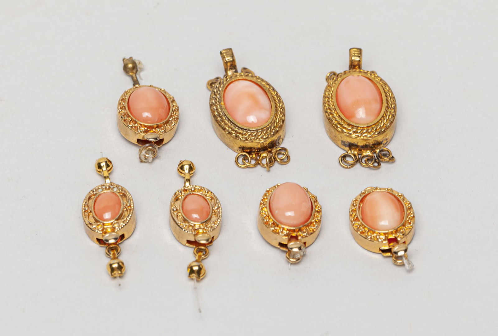 Chinese Gilt Link Inlaid Large Coral Like Gemstone (1 of 10)