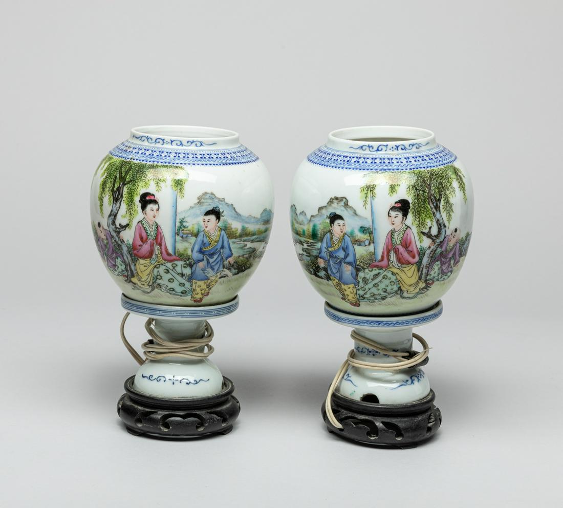 Pair Chinese Hand Painted Porcelain Lamp (1 of 10)