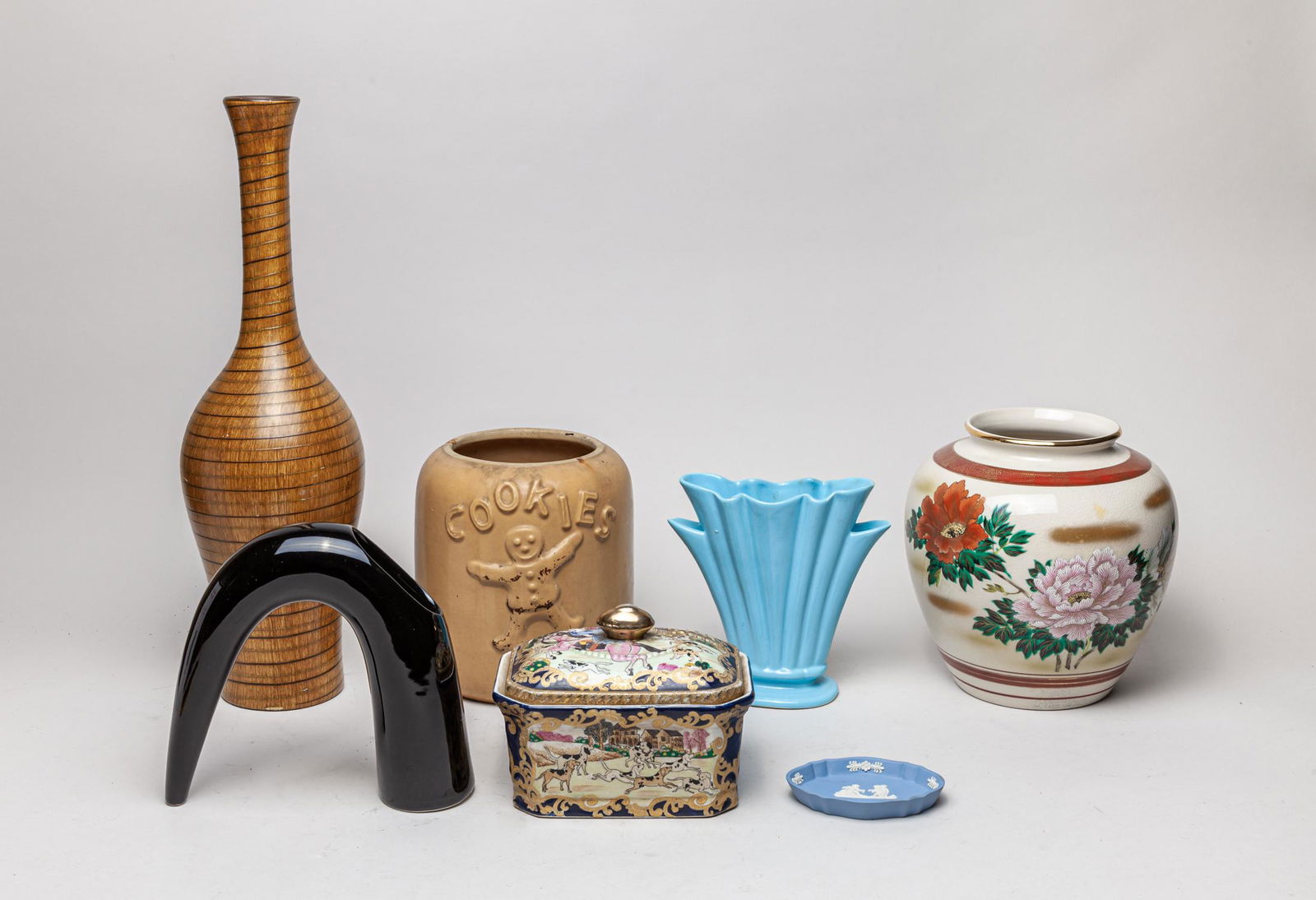 Estate Vintage Porcelains (1 of 16)