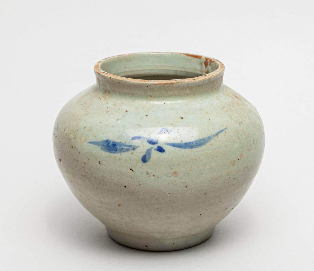 Korean Old Blue White Porcelain Water Pot: The ovoid body rising to a flaring mouth, decorated with stylized flowers. 4.6inch H, 5.4inch D.