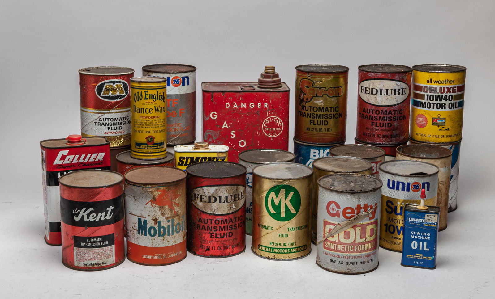 Estate Collectible Vintage Oil Litre Cans (1 of 13)