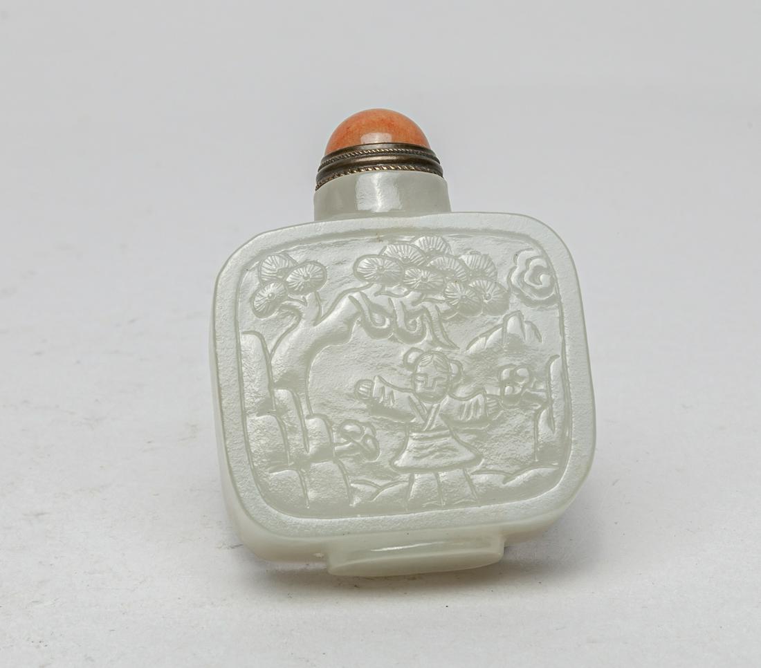 Chinese White Jade Snuff Bottle (1 of 11)