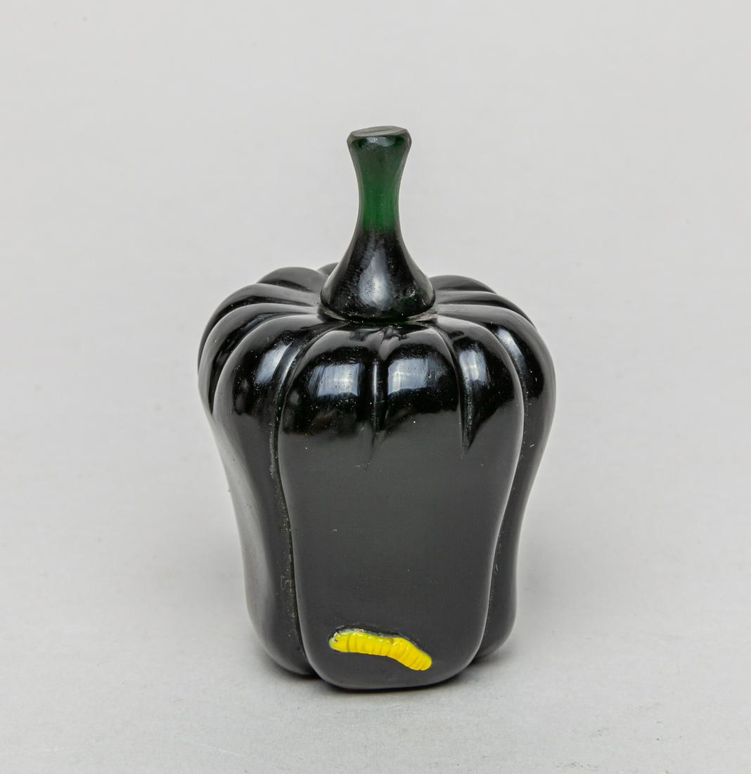 Chinese Glass Carved Snuff Bottle (1 of 11)