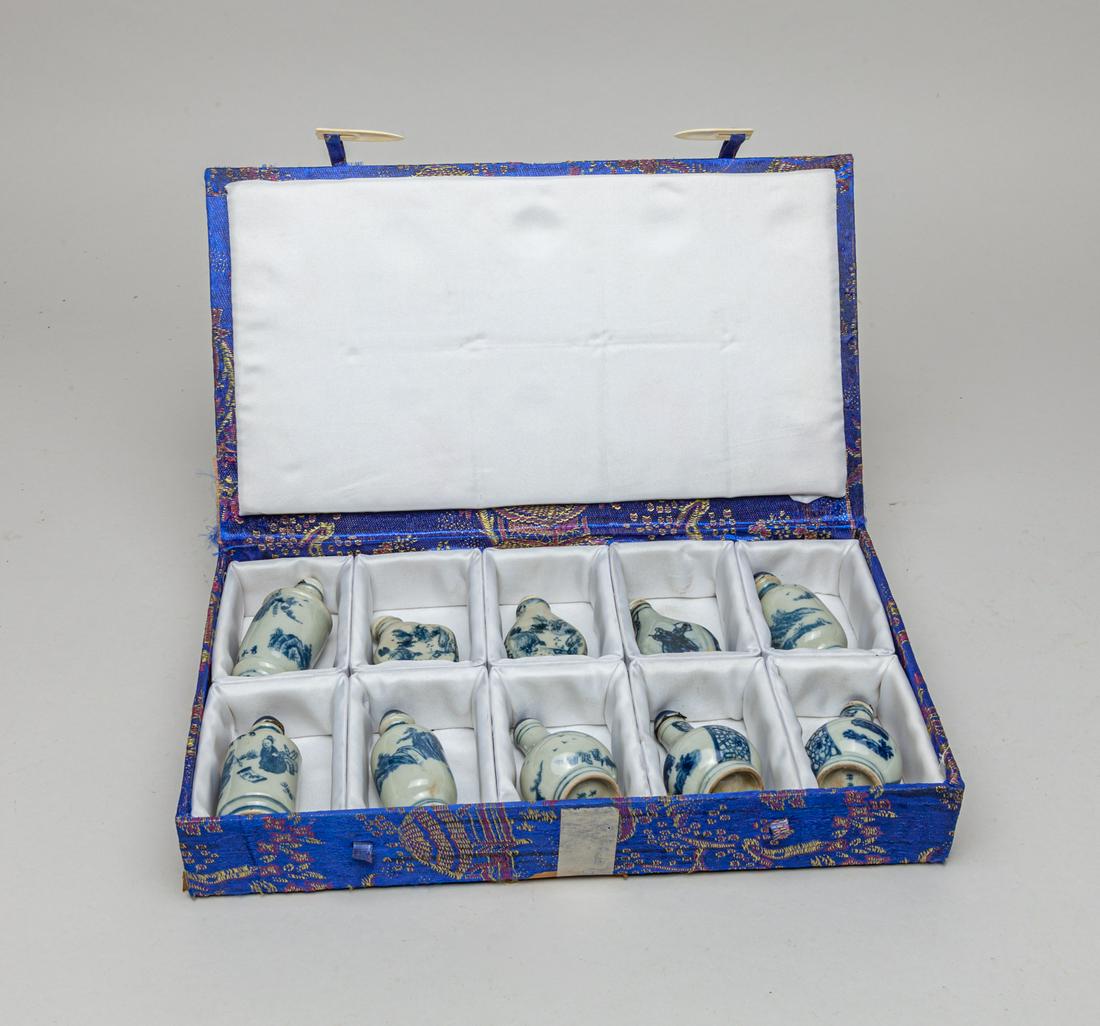 Estate Chinese Porcelain Snuff Bottles (1 of 11)