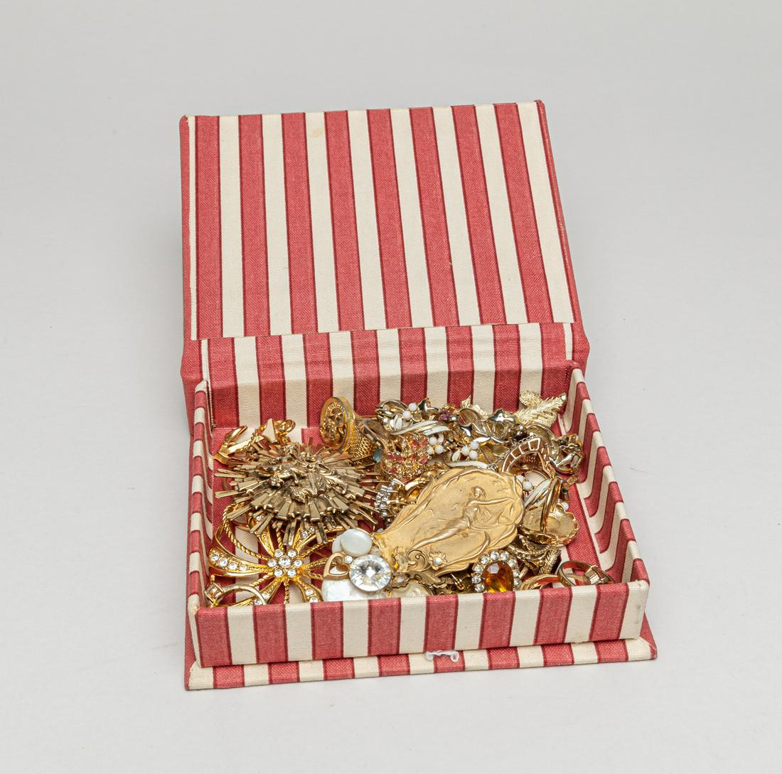 Collectible G/F Costume Jewelries (1 of 13)